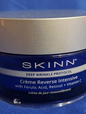 SKINN Blue and Silver Crème Reverse Intensive